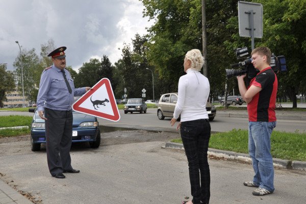 Знак предупреждающий «Осторожно — чупакабра!»